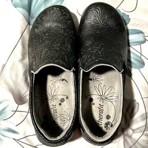 Therafit Women’s 9.5-10 Clogs